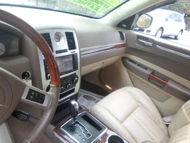 2008 Chrysler 300 C HEMI 4dr Sedan